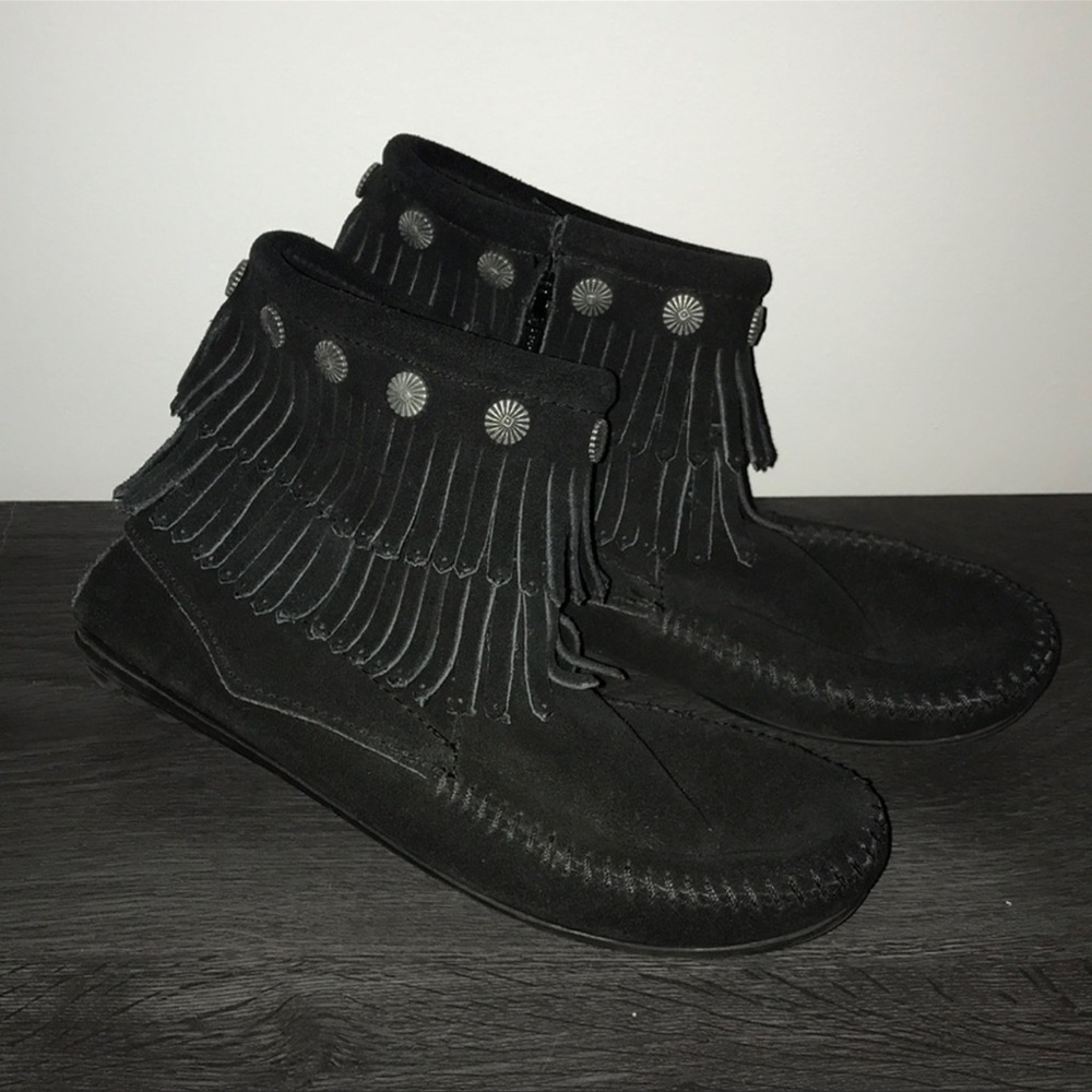 Minnetonka Side Zip Boot
